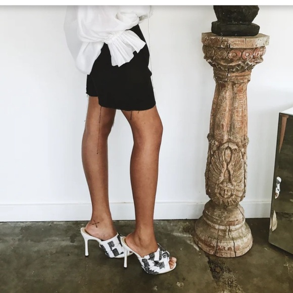 Vetiver Avalon black shorts raw hem size 6 - Picture 2 of 7